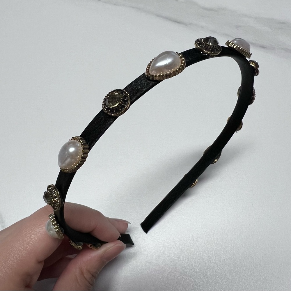 NWT Vintage Style Dainty Headband